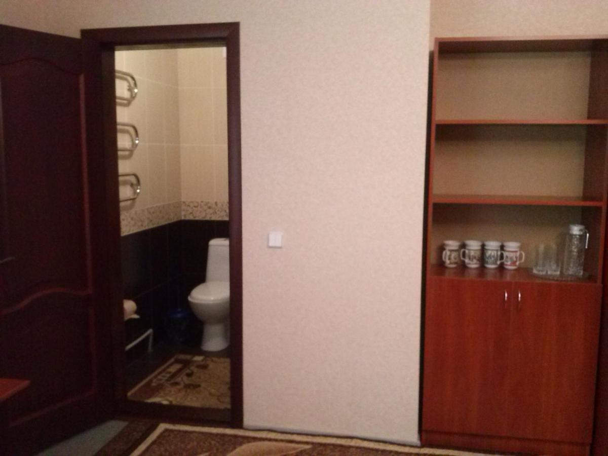 Kak V Gostinice Hadiach Extérieur photo