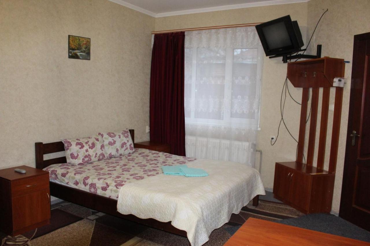 Kak V Gostinice Hadiach Extérieur photo